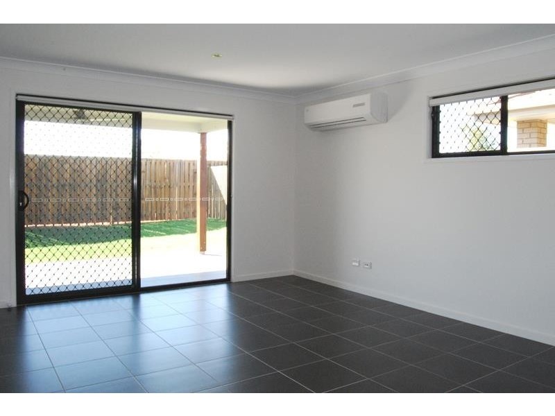 33B Lorikeet Pde, Dakabin QLD 4503