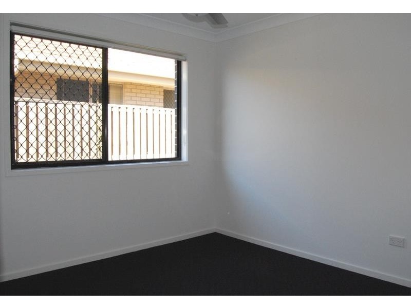 33B Lorikeet Pde, Dakabin QLD 4503