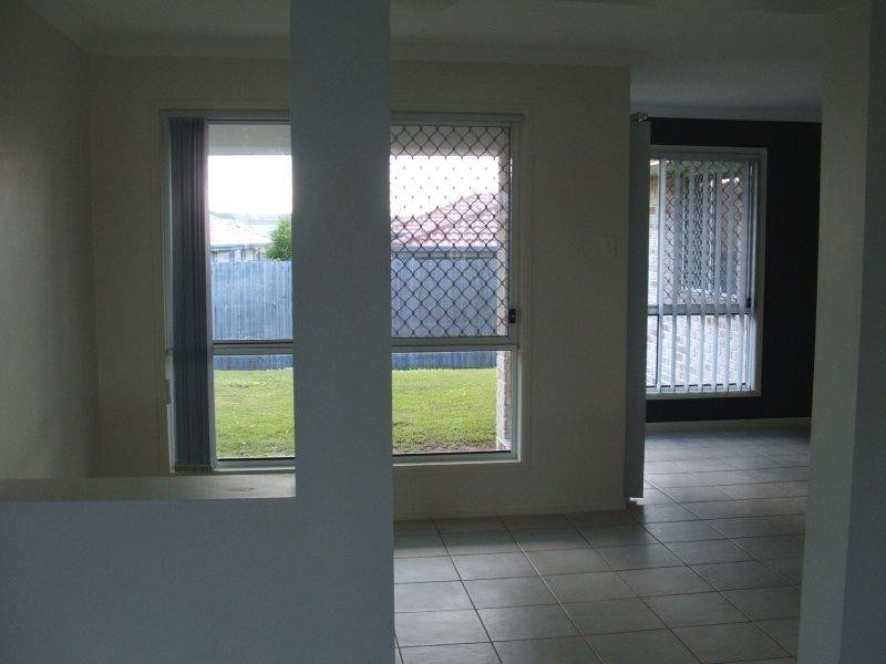 103 Bunker Rd, Victoria Point QLD 4165