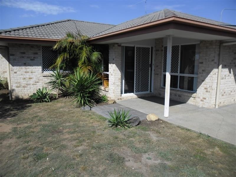103 Bunker Rd, Victoria Point QLD 4165