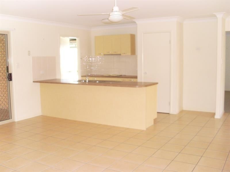 12 Overton St, Calamvale QLD 4116