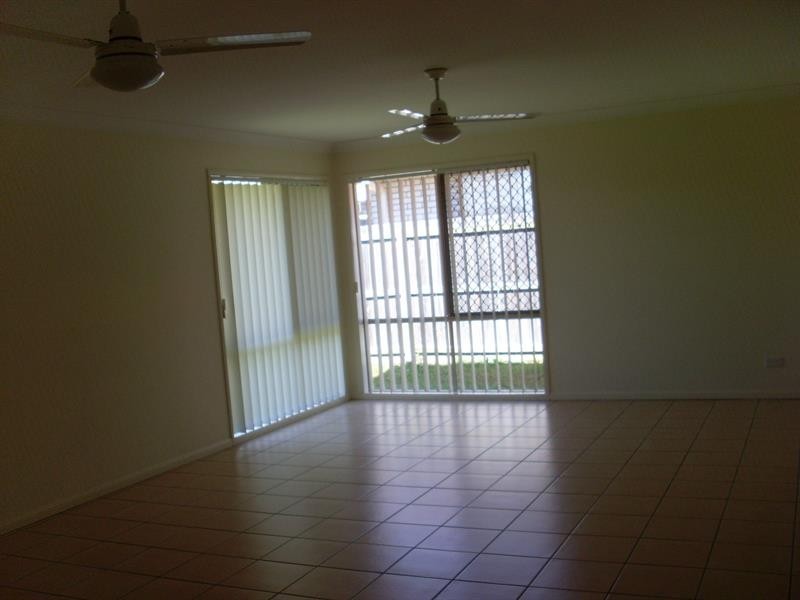12 Overton St, Calamvale QLD 4116