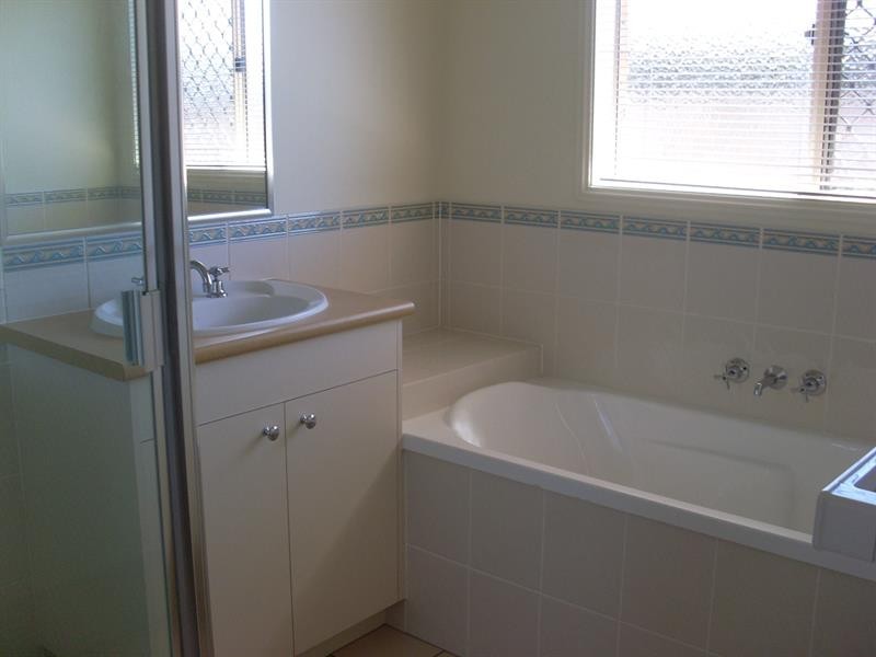 12 Overton St, Calamvale QLD 4116