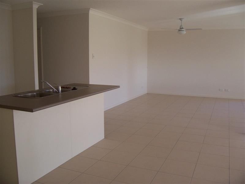 1 Celtic St, Crestmead QLD 4132