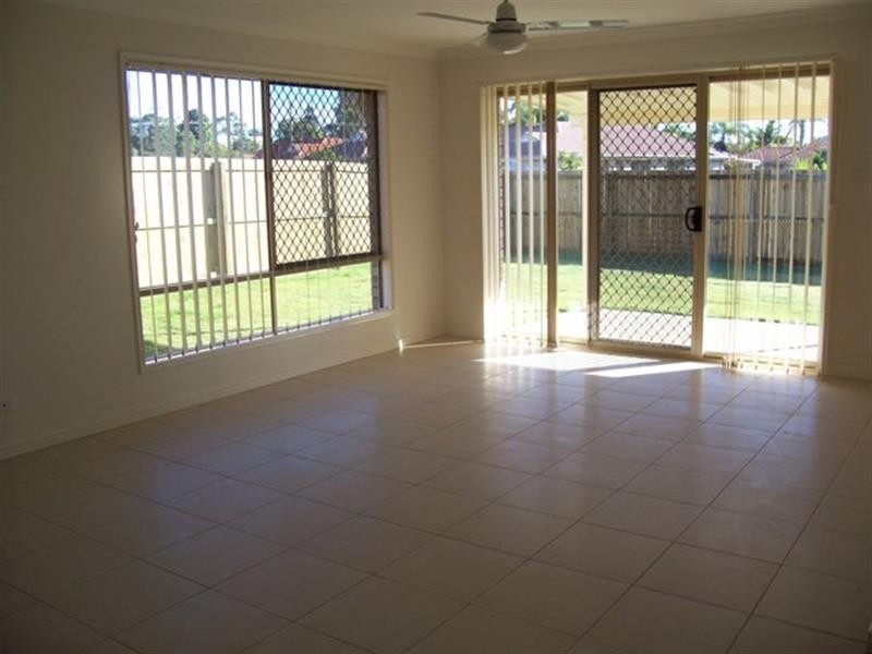 1 Celtic St, Crestmead QLD 4132