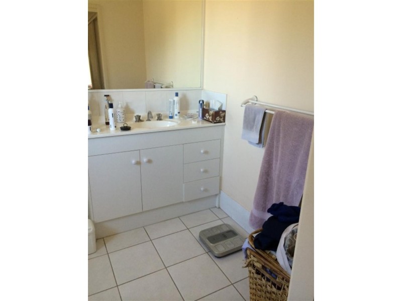 8 Farzana  Pl, Underwood QLD 4119
