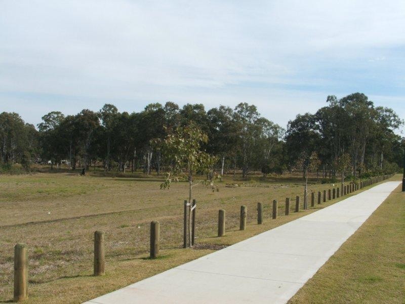 20 Lake Manchester  St, Logan Reserve QLD 4133