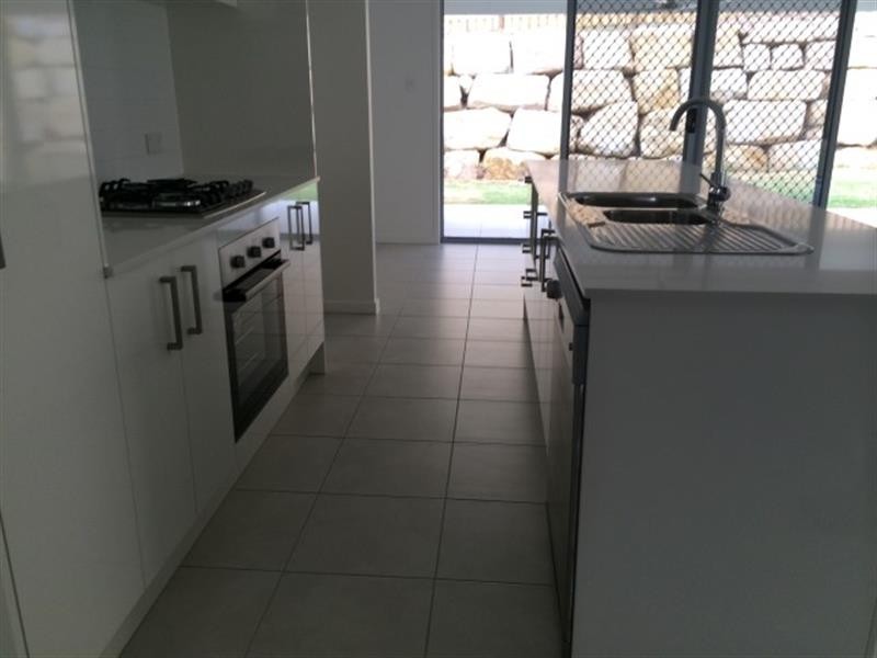 12A Conte Cct, Augustine Heights QLD 4300
