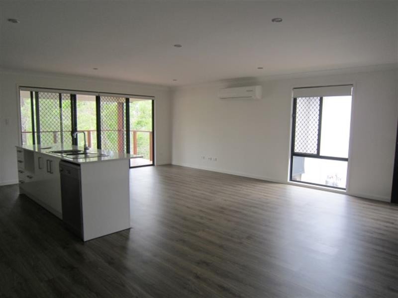 21A Romulus Cct, Augustine Heights QLD 4300