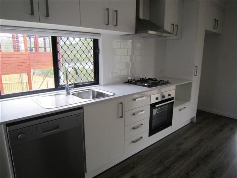 21B Romulus Cct, Augustine Heights QLD 4300