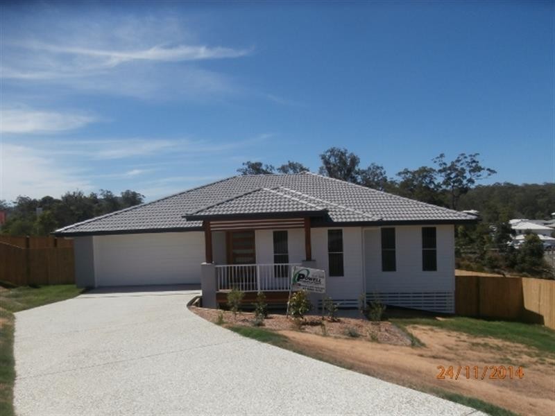5 Carisbrooke  Cove, Maudsland QLD 4210