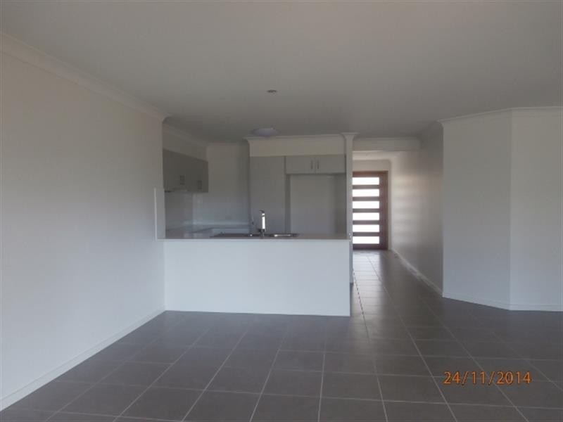 5 Carisbrooke  Cove, Maudsland QLD 4210