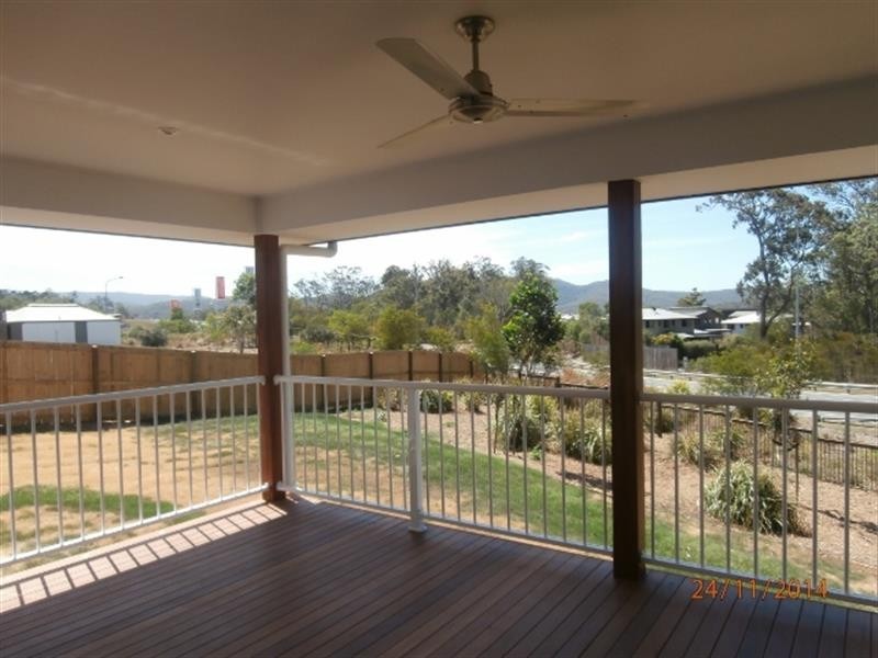 5 Carisbrooke  Cove, Maudsland QLD 4210