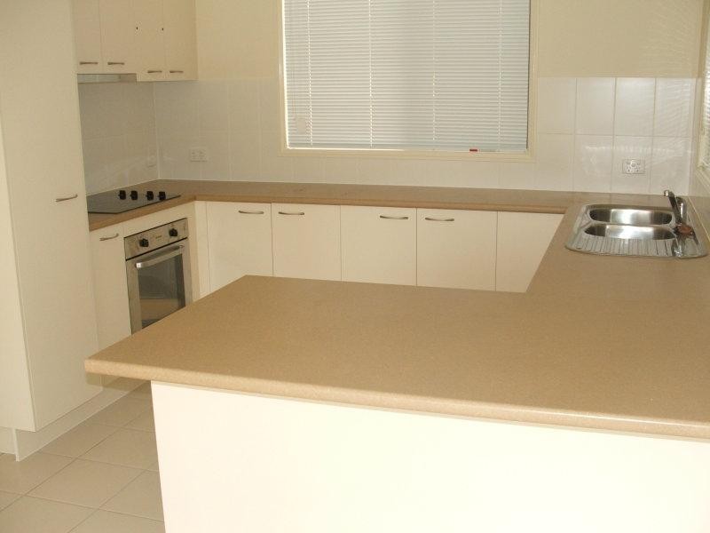 30 LAKE COOTHERABA Pl, Logan Reserve QLD 4133