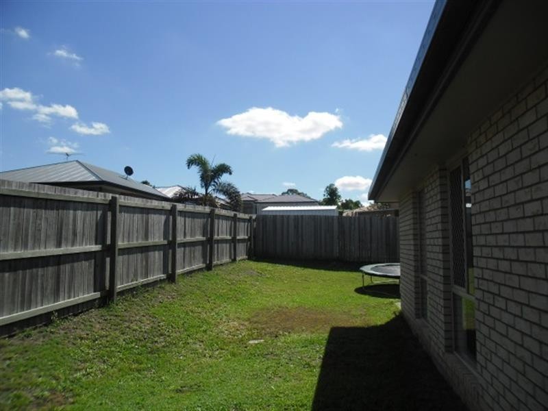 8 Giselle St, Hillcrest QLD 4118
