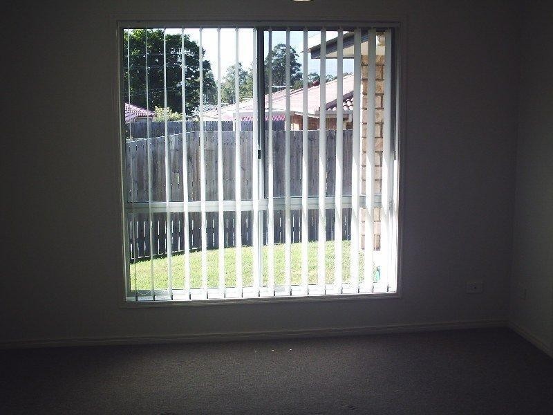8 Highfields Ct, Loganlea QLD 4131