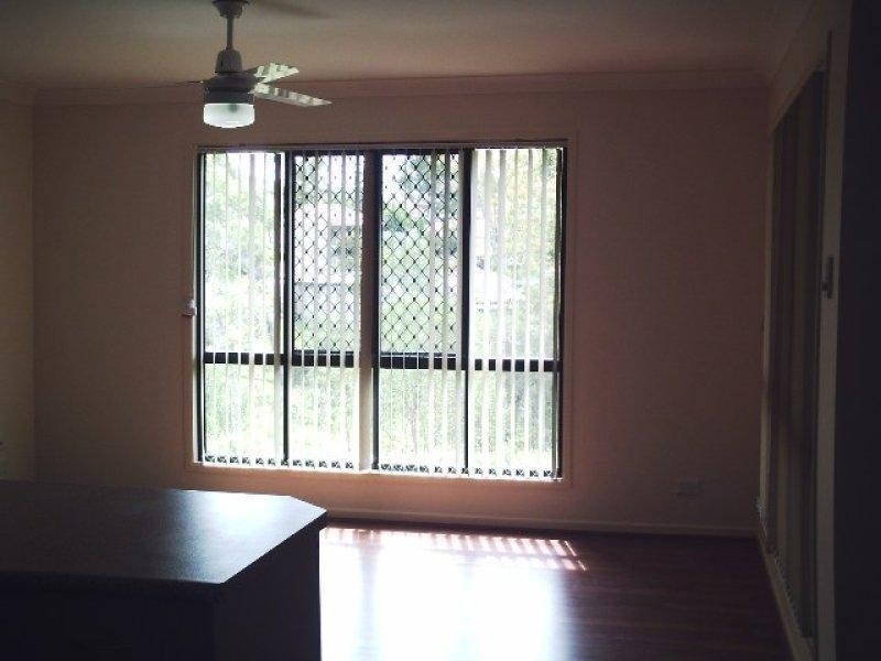 11 Vernon Pl, Edens Landing QLD 4207