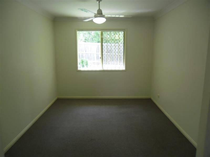 25 Dennis Cl, Calamvale QLD 4116
