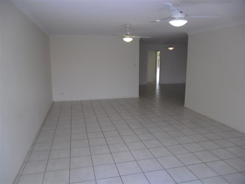 25 Dennis Cl, Calamvale QLD 4116