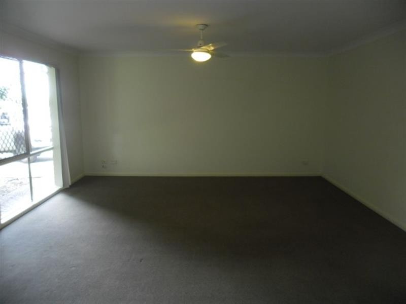 25 Dennis Cl, Calamvale QLD 4116