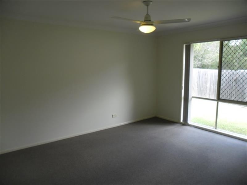 25 Dennis Cl, Calamvale QLD 4116