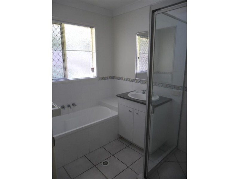 25 Dennis Cl, Calamvale QLD 4116
