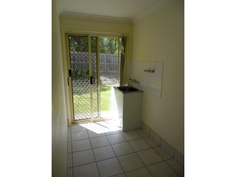 25 Dennis Cl, Calamvale QLD 4116