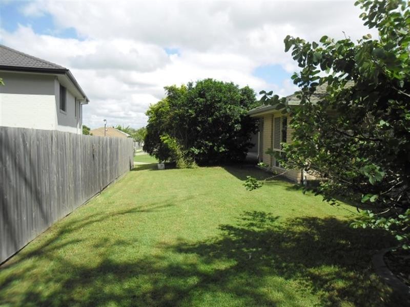 25 Dennis Cl, Calamvale QLD 4116