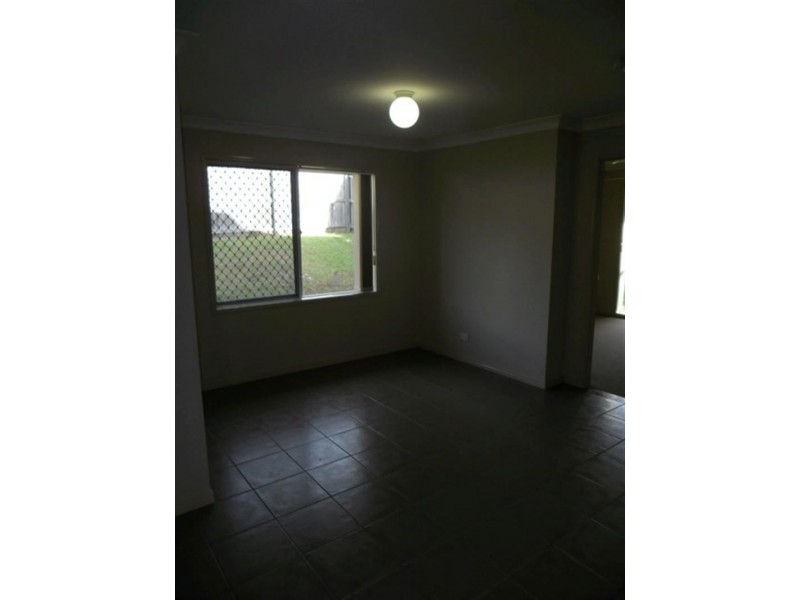 1 Plum Ct, Redland Bay QLD 4165