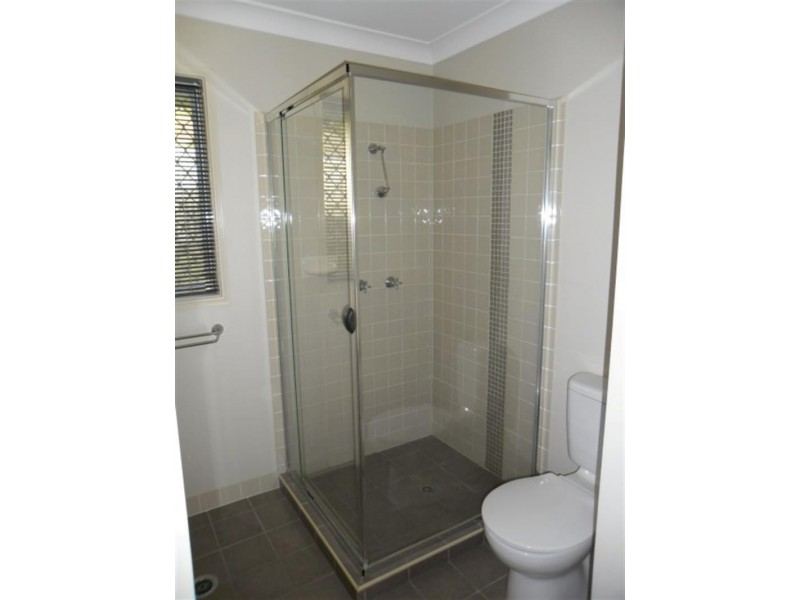 1 Plum Ct, Redland Bay QLD 4165