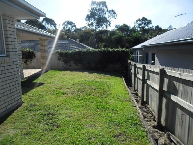 1 Plum Ct, Redland Bay QLD 4165