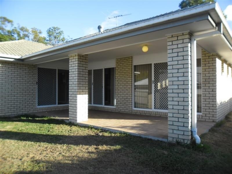1 Plum Ct, Redland Bay QLD 4165