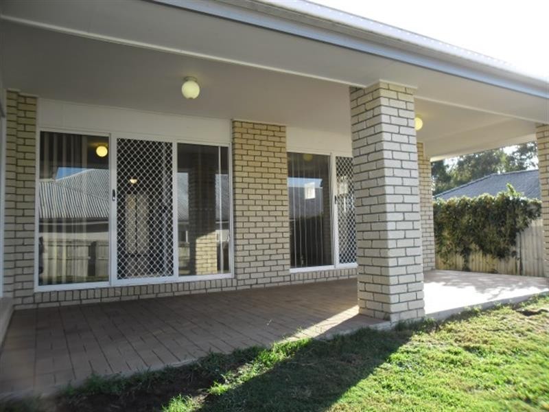 1 Plum Ct, Redland Bay QLD 4165