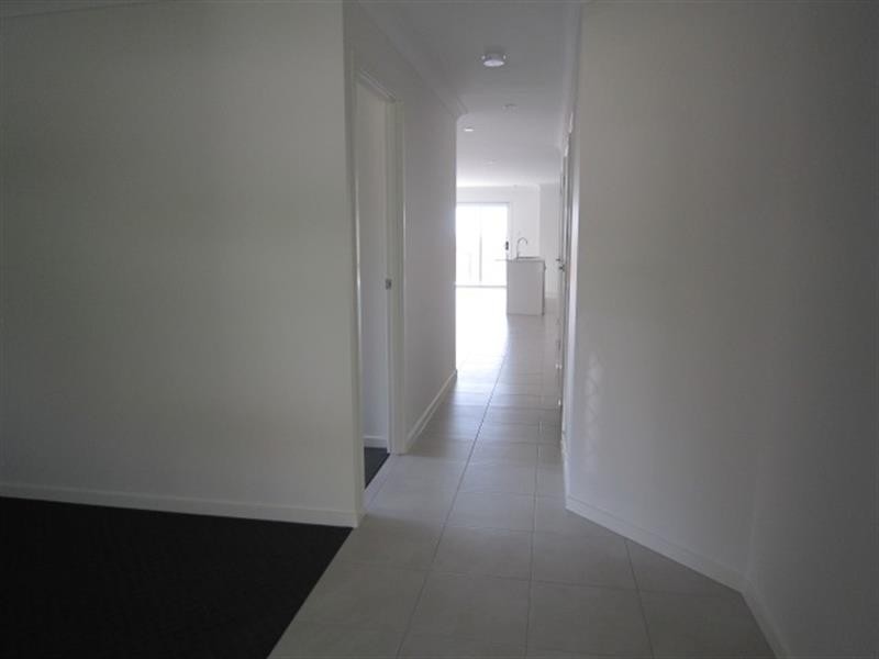 31 Catchlove  Cres, Augustine Heights QLD 4300