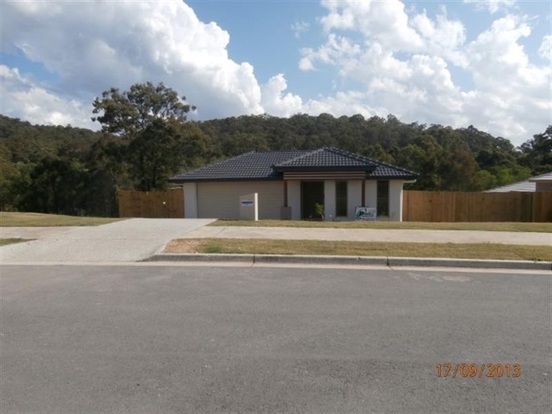7 Greencastle Pde, Maudsland QLD 4210