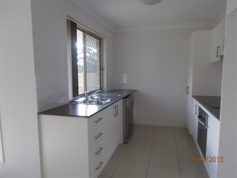 7 Greencastle Pde, Maudsland QLD 4210