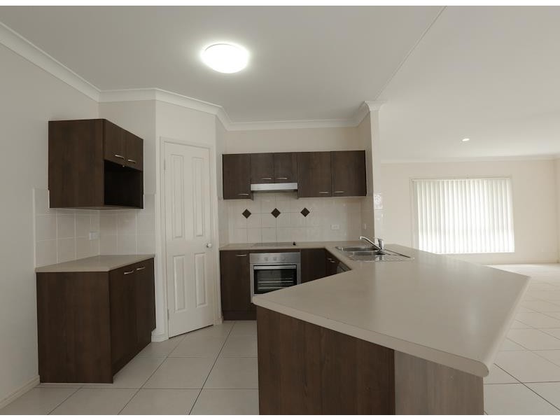 83 Brisbane  Rd, Warner QLD 4500