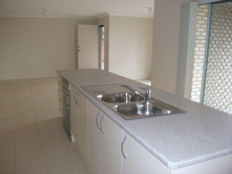 2 Newhaven St, Marsden QLD 4132