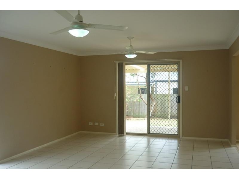 4 Mozart Pl, Mackenzie QLD 4156