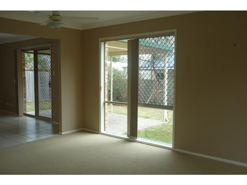 4 Mozart Pl, Mackenzie QLD 4156