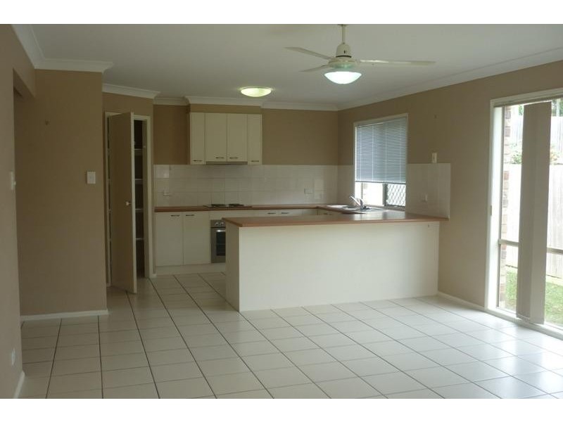 4 Mozart Pl, Mackenzie QLD 4156