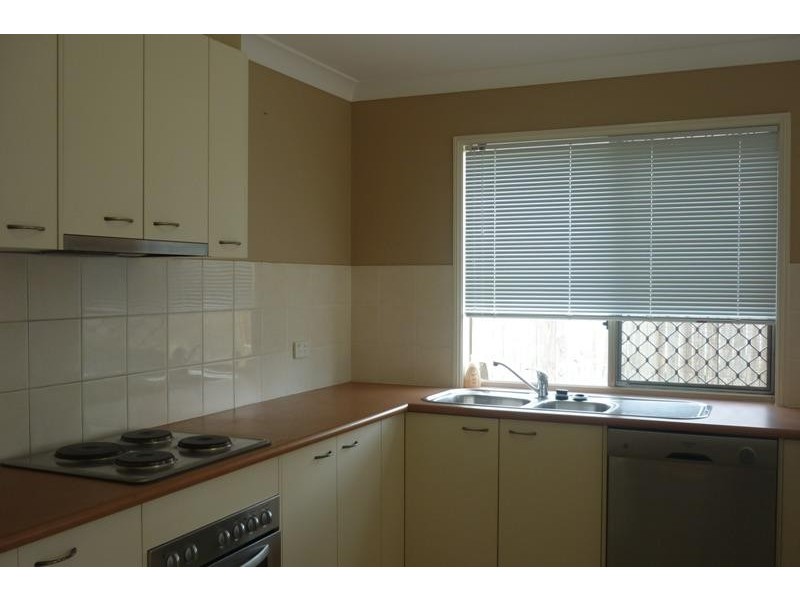 4 Mozart Pl, Mackenzie QLD 4156