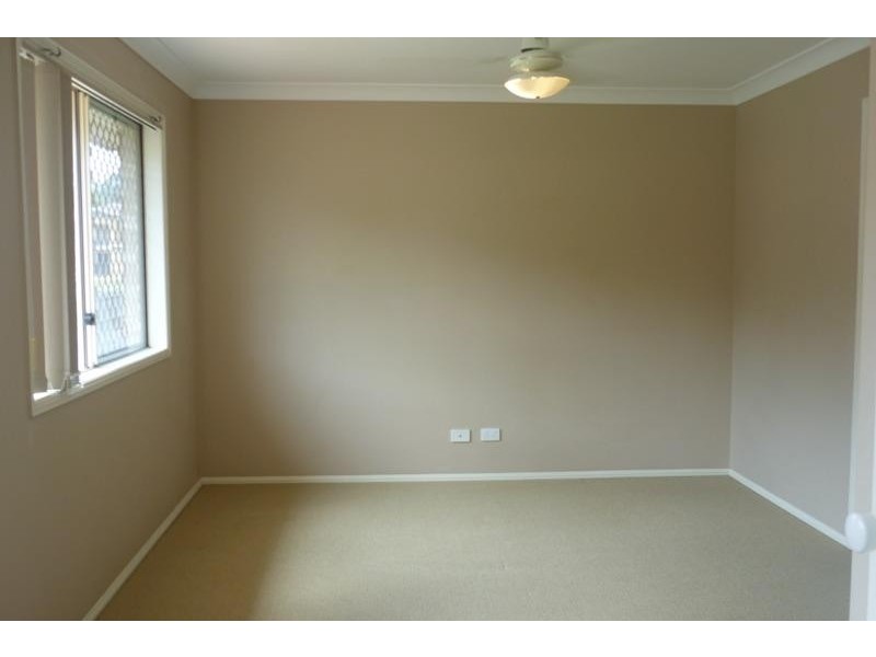 4 Mozart Pl, Mackenzie QLD 4156