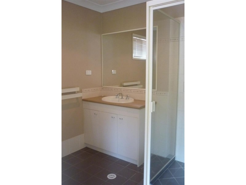 4 Mozart Pl, Mackenzie QLD 4156