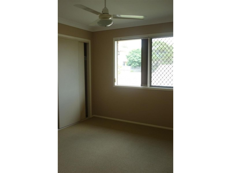 4 Mozart Pl, Mackenzie QLD 4156