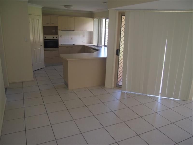 18 Mitchell Pl, Parkinson QLD 4115