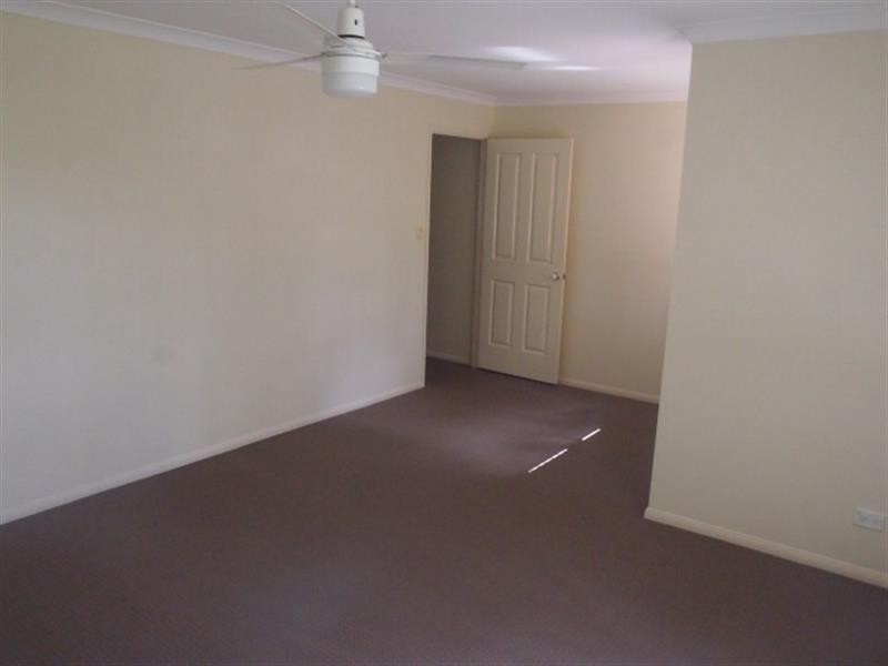 18 Mitchell Pl, Parkinson QLD 4115