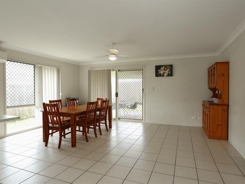 6 Whitlock Dr, Rothwell QLD 4022