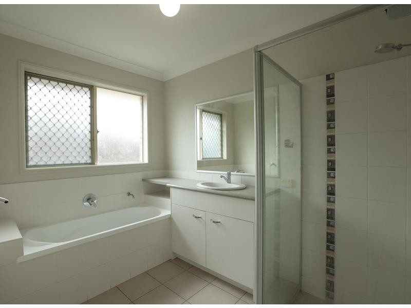 6 Whitlock Dr, Rothwell QLD 4022