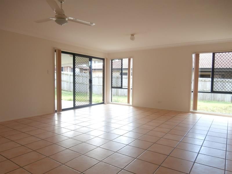 11 Whitlock Dr, Rothwell QLD 4022